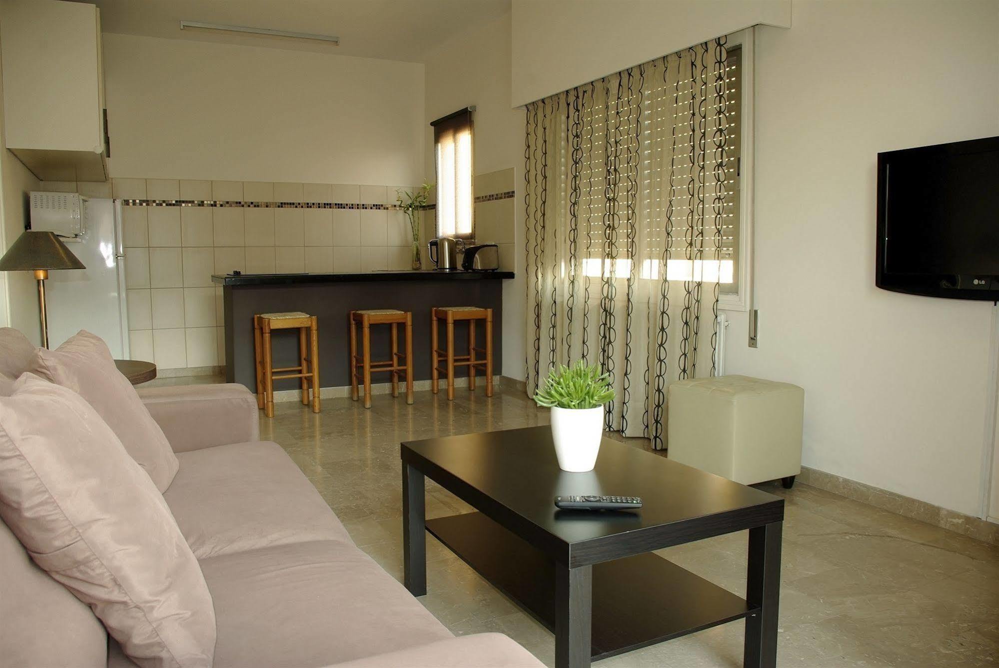 Vega Apartments Lemesós Eksteriør bilde